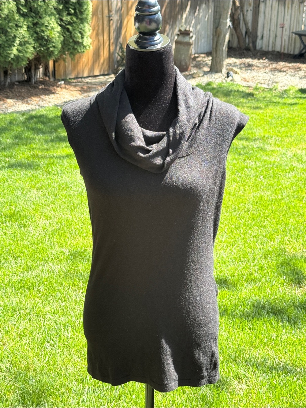 Bellissima sleeveless, lightweight cowl neck tunic knit sweater (L)